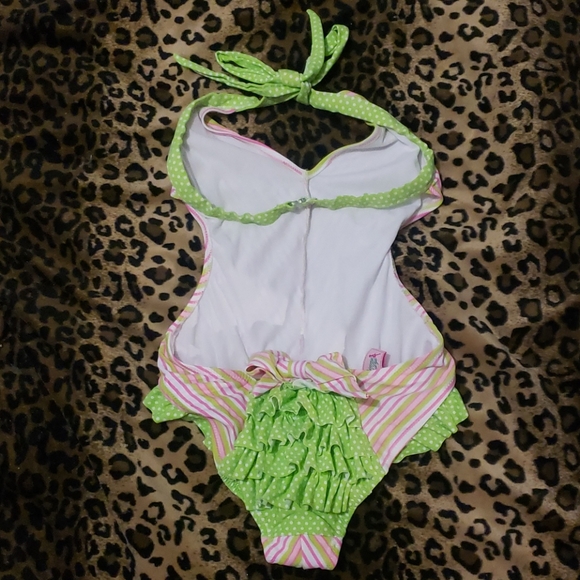 One piece bathing suit - Picture 2 of 2